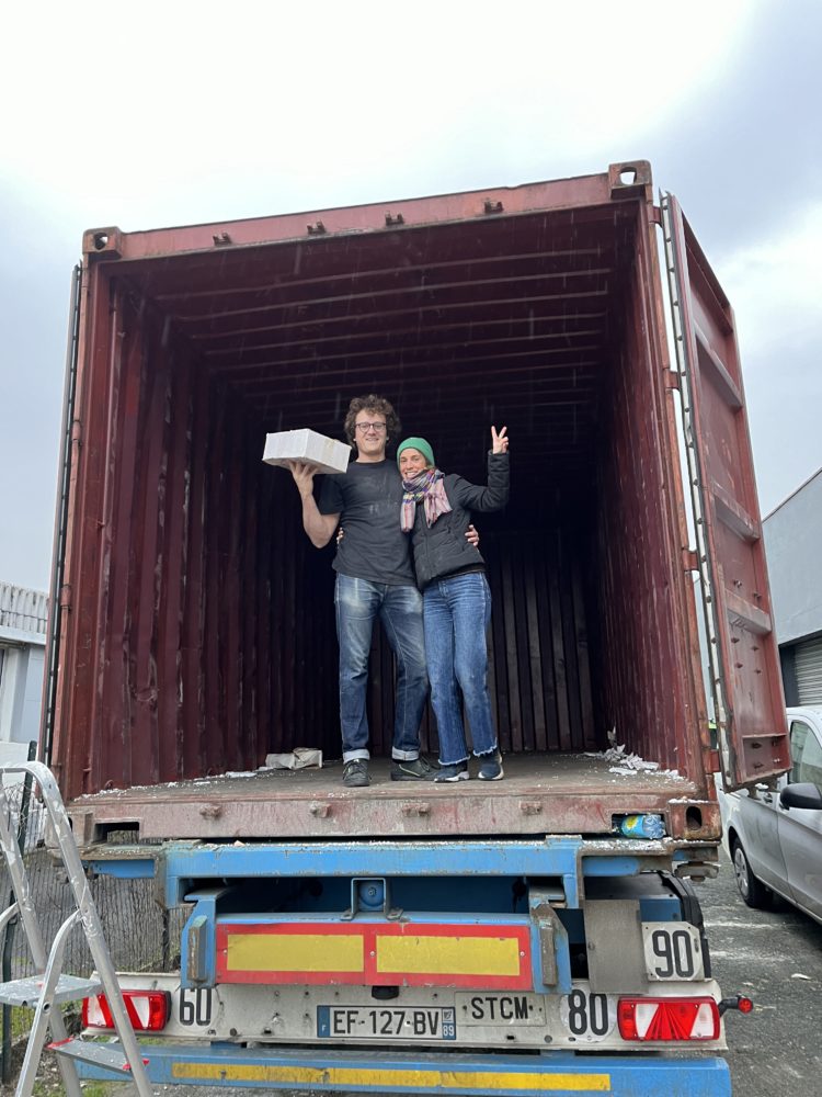 arrivée du container d'artsanat Syrien