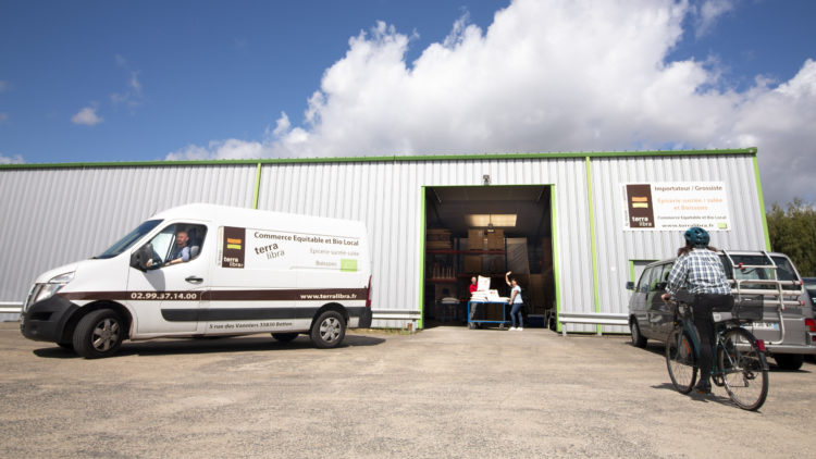 nous livrons et possibilité d'enlever vos commande à notre entrepot à Betton 35830